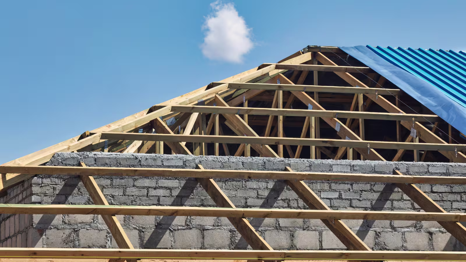 Roof Pitch Calculator: Calculate Angles, Rafters, and Material Quantities